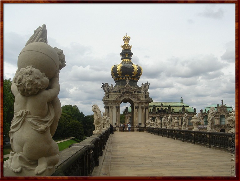 08 - Dresden - Zwinger dak.JPG