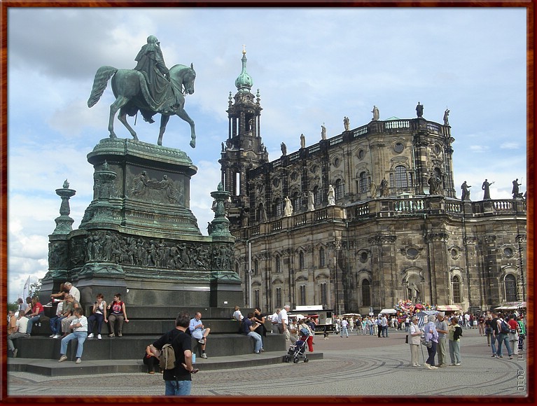 12 - Dresden - Koning J(oh)an(n) voor de Hofkirche .JPG