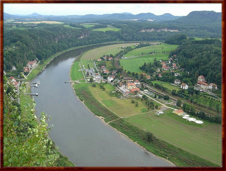 25 - Bastei - De Elbe stroomopwaarts.jpg