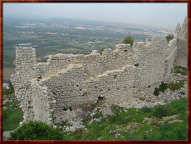 09 - St Pray - Chateau de Crussol.jpg
