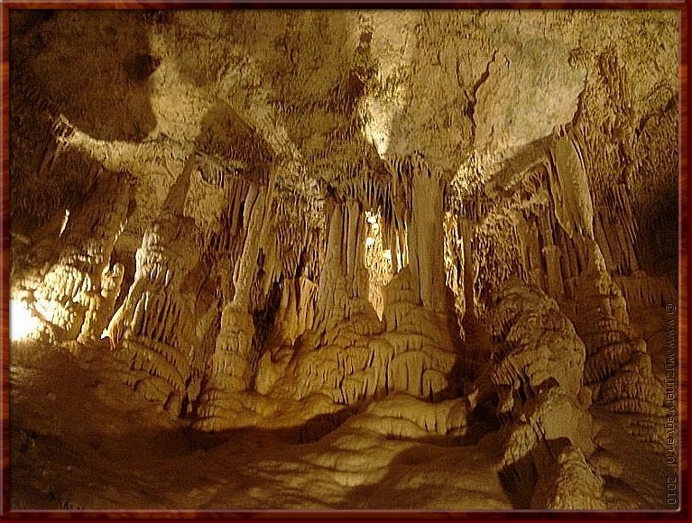 37 - Monaco - Jardin Exotique - Grotte de l'Observatoire.jpg