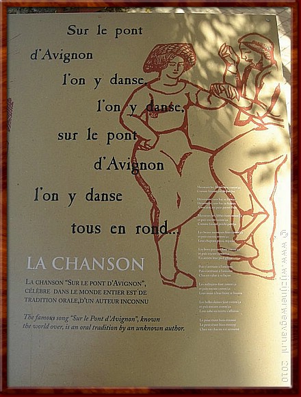 16 - Avignon - Het is hier een vrolijke boel.jpg
