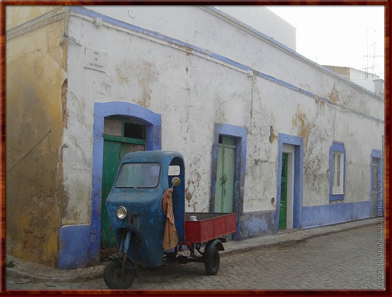 003 Olho - Leenauto van garage.jpg