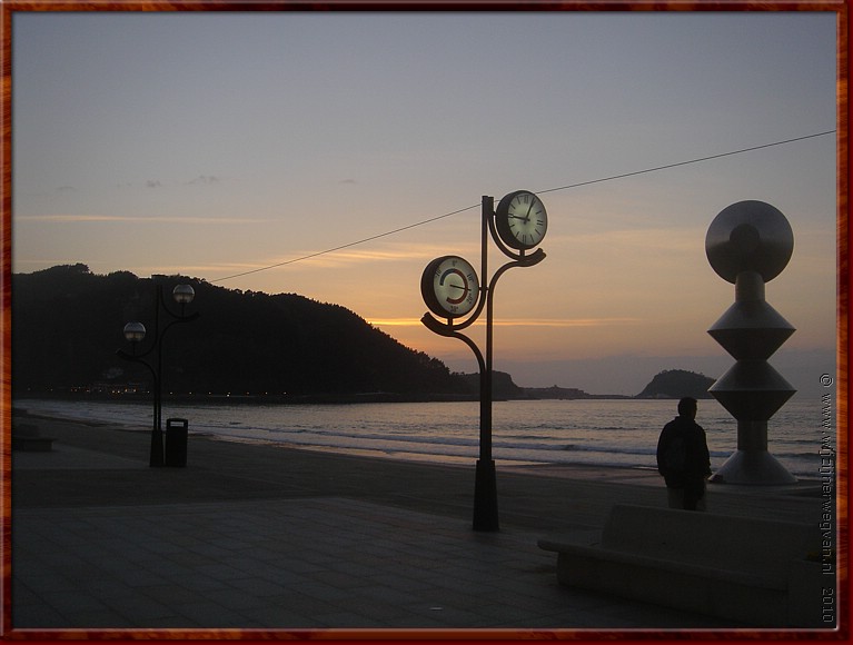 05 Zarautz - Bye by night.JPG