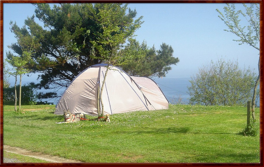 07 Zarautz - Hier waken wij - 2.jpg