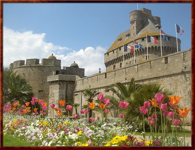 16 - St Malo in bloementooi.jpg