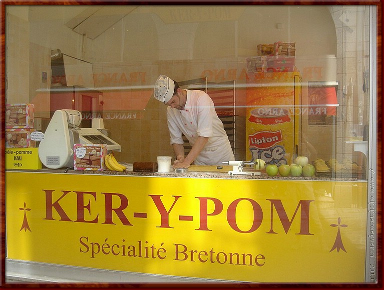 23 - St Malo - Pom pom pom.jpg