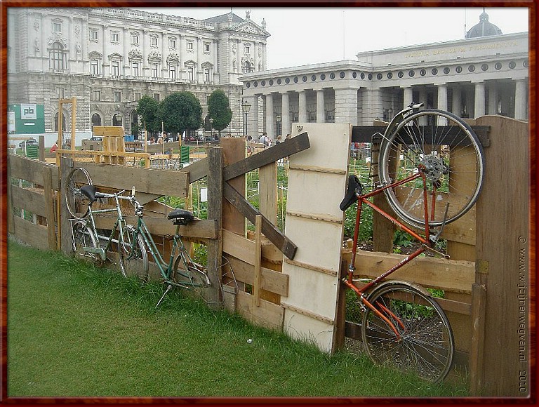 12 Wenen - Fietsenstalling.jpg