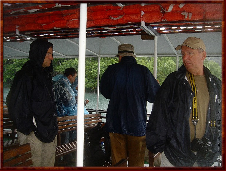 15 Plitvice - Hoezo, zingen in de regen...JPG