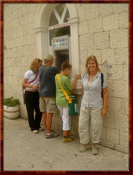 29 Trogir - Maar sommigen hebben nog wel een pasje.JPG