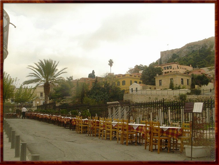 20 Athene -  Restaurant voor marathon-obers.JPG