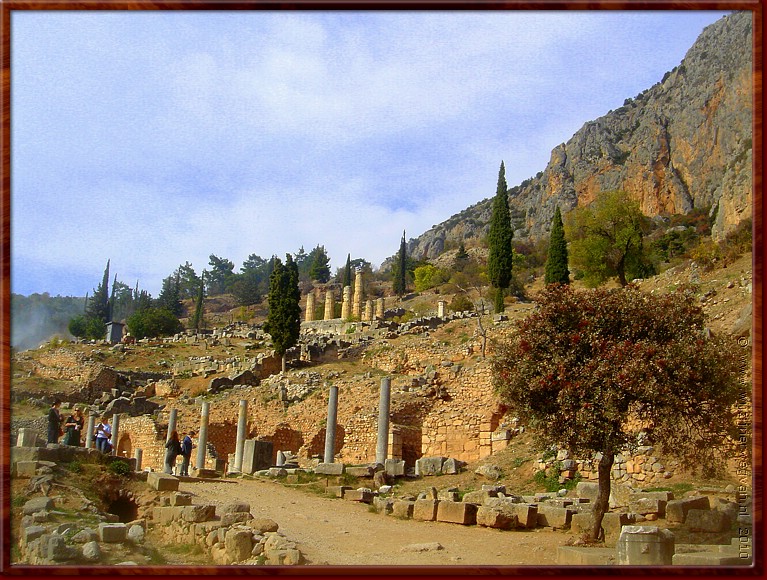 08 Delphi - De Heilige Weg naar het Orakel.JPG