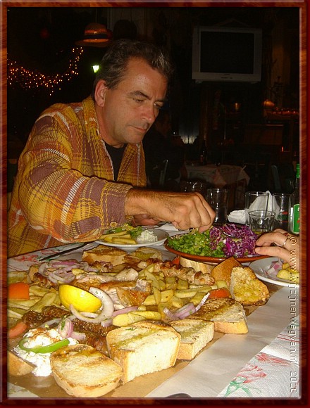 49 Githio - Eten van papier.jpg