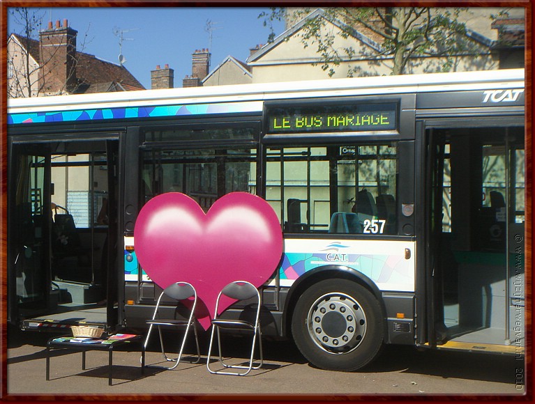 025 - Troyes - Huwelijksbus - kandidaten kunnen zich NU aanmelden.JPG