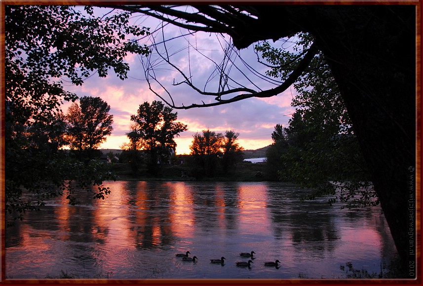 005 - Millau - Elke avond even naar de Tarn oever.jpg