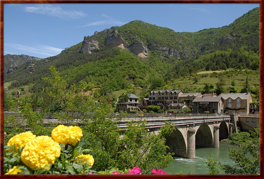 064 - Les Vignes - Brug over de Tarn.JPG