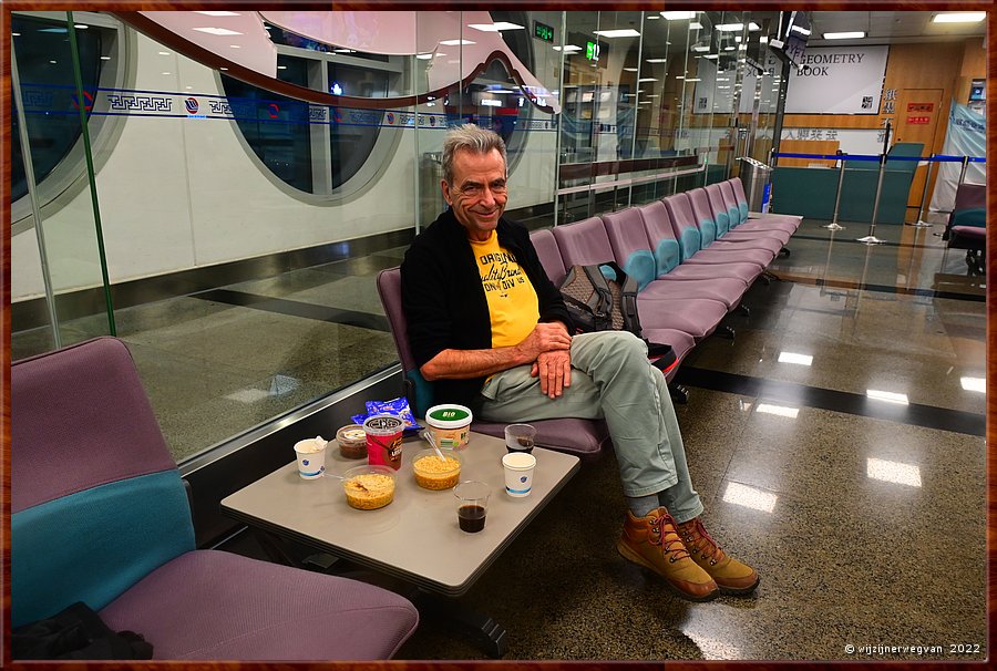 

Al het eten wat we bijhebben moet op voor we in Australi zijn  -  20/64