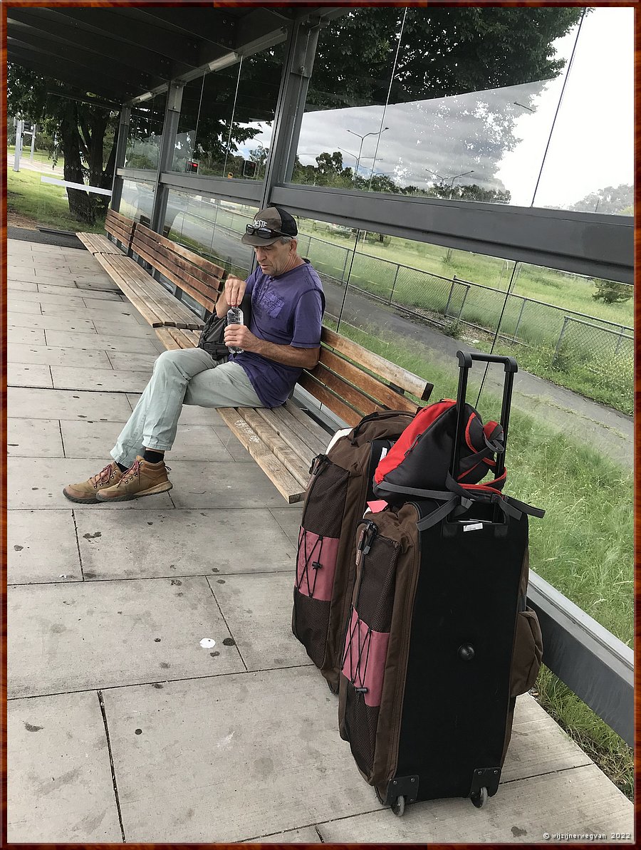 

Canberra
Athllon Drive
Wachten op de bus  -  4/23