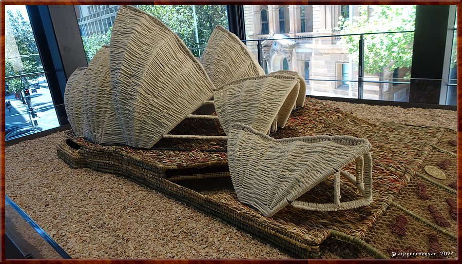 

Sydney
Museum of Sydney
'Woven Sydney Opera House', Steven Russell & Phyllis Stewart 

Een geweven Opera House  -  10/53