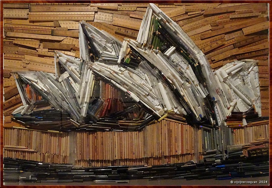 

Sydney
Museum of Sydney
An Opera House in every home

Een Opera House gemaakt van potloden  -  13/53