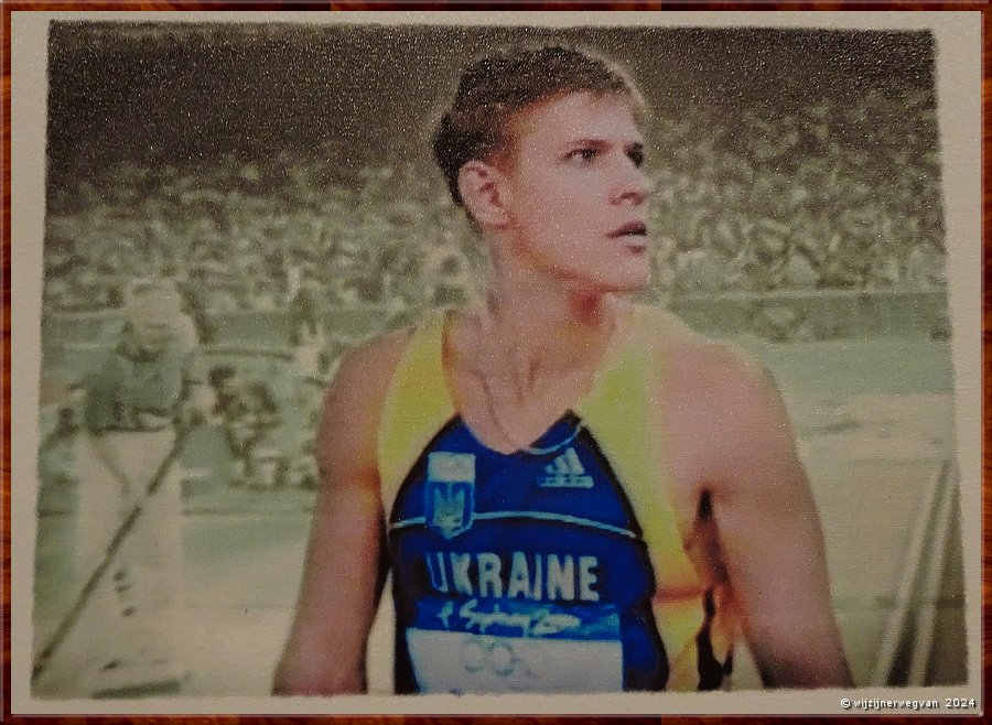 

Sydney
Museum of Contemporary Art Australia
Fourth, Tracey Moffatt (2000)

Een fotoserie over de Olympische Spelen van 2000 in Sydney. 
Portretten van diegenen die als vierde eindigden. 
Geen winnaar, geen podium, geen medaille, geen faam.
Je wordt vierde .  -  38/53