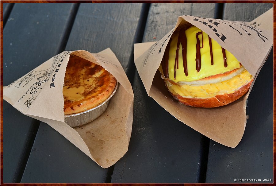 

Port Elliot
Port Elliot Bakery
Wij gaan voor een Baked Custard Tart en een Custard Berliner  -  4/44