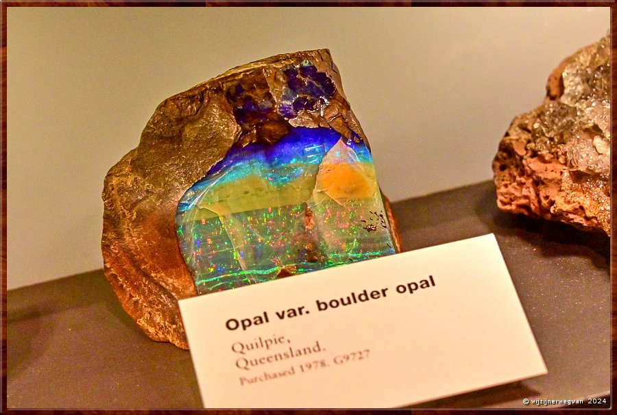 

Adelaide
South Australian Muaseum  
Opal var. Boulder Opal 
Quilpie, Queensland  -  25/45