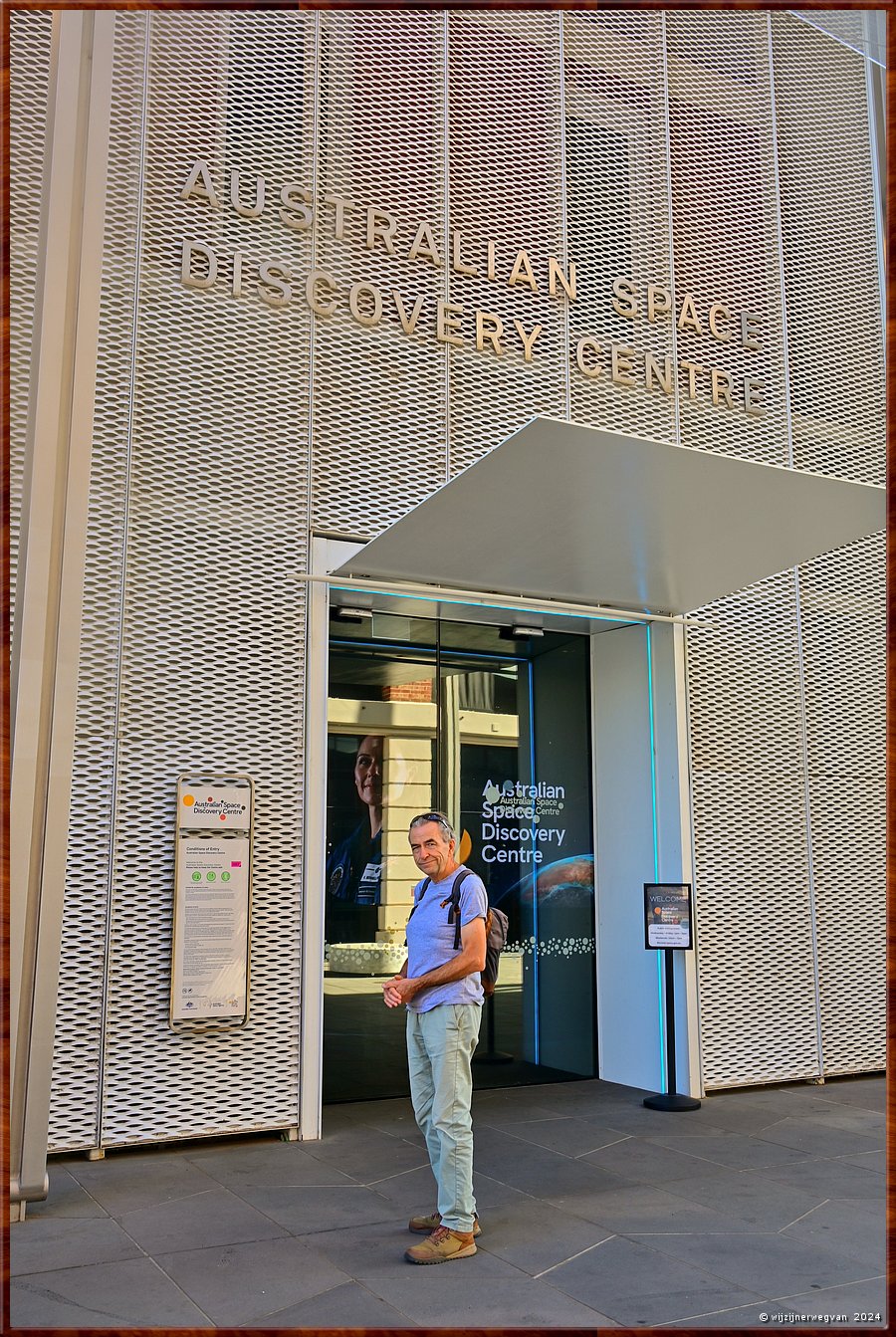 

Adelaide
North Terrace
Australian Space Discovery Centre  -  10/33