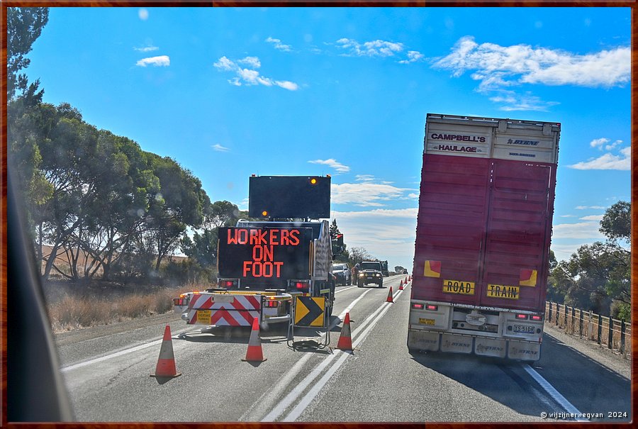 

Op weg naar Port Pirie
'Workers On Foot'  -  4/25
