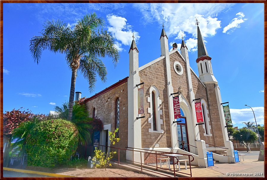 

Port Pirie
Florence Street
The Church of Fish and Chips
Wij gaan naar de kerk!  -  5/25