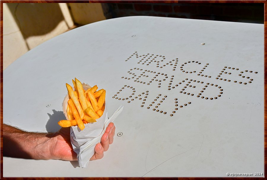 

Port Pirie
The Church of Fish and Chips  -  10/25