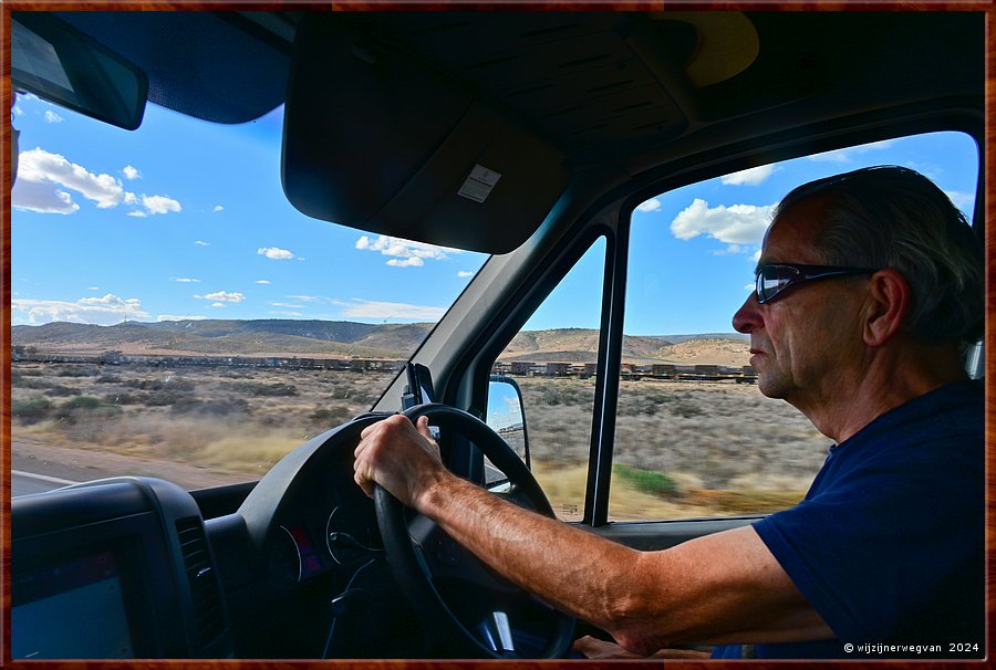 

Princess Highway
Op weg naar de Flinders Ranges  -  13/25