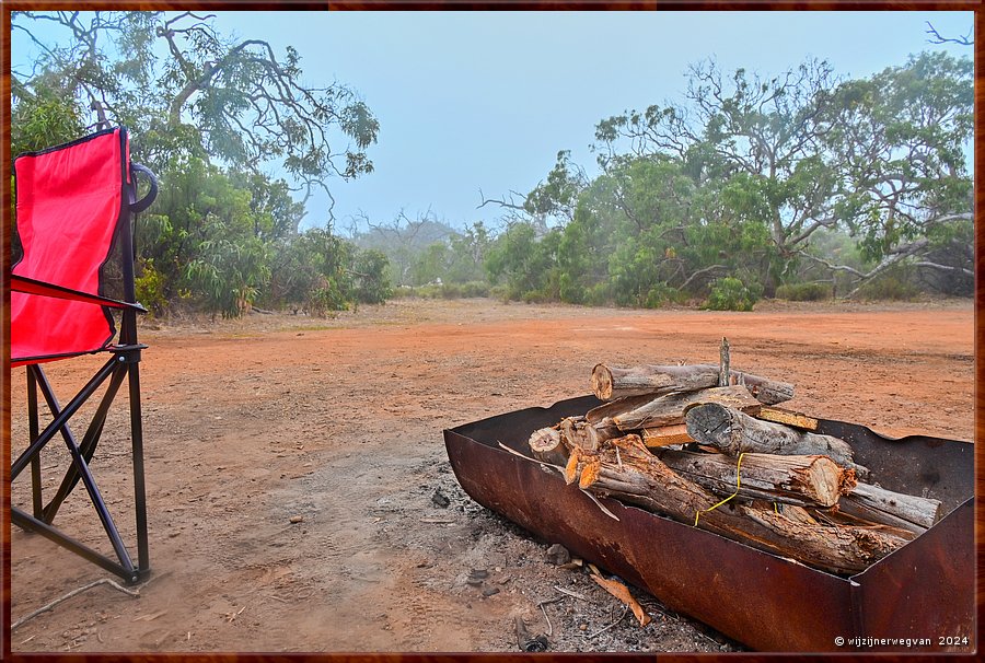 

Mikkira Station 
Vanavond kampvuur!  -  2/43