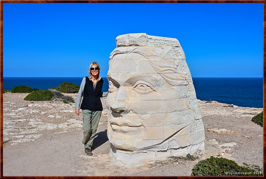 

Elliston
Cliff Top Drive
'Mara! Latvian symbol of Mother Earth', Siv Grava (2002)  -  22/43
