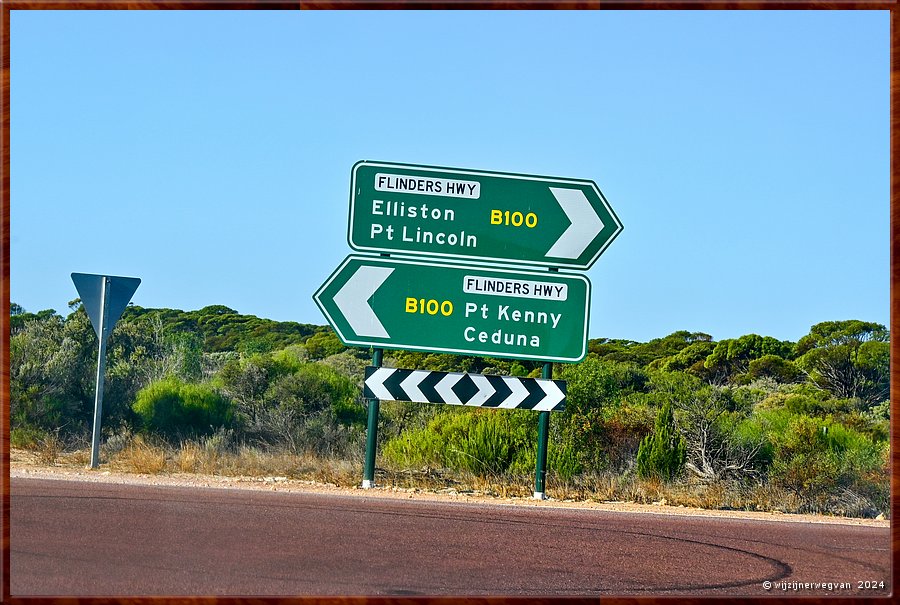 

Driving along Flinders Highway  -  34/43