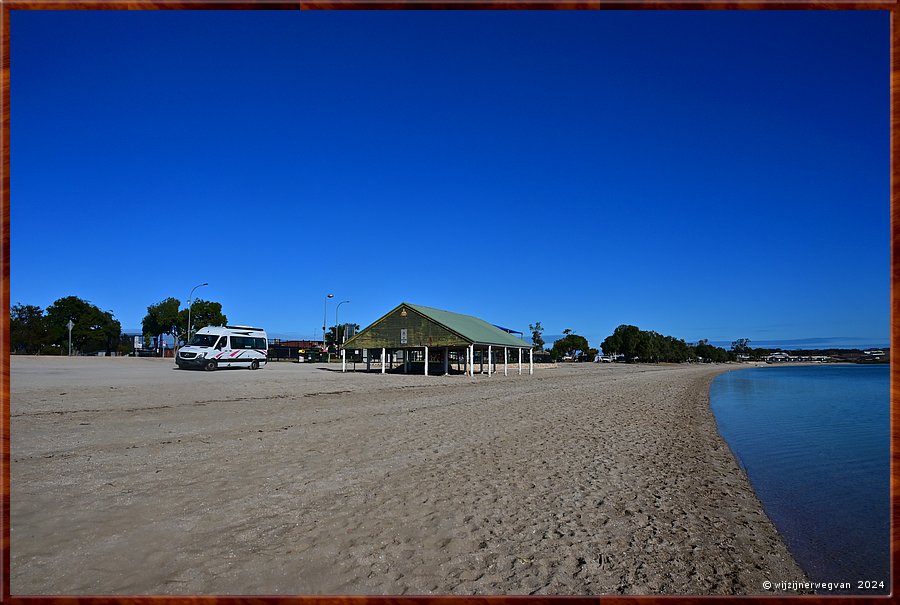 

Streaky Bay
Doctors Bay  -  16/33