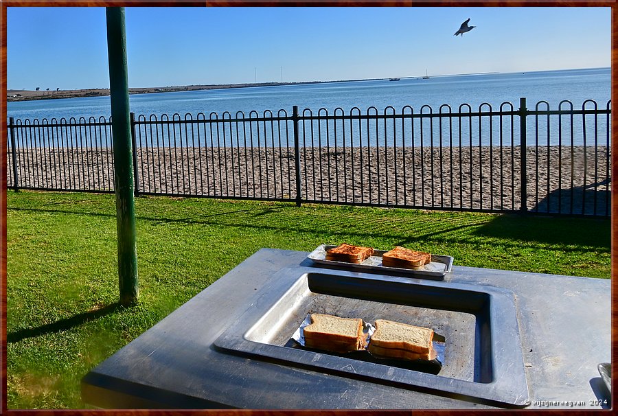 

Streaky Bay
Doctors Bay
Tosti Seaside  -  17/33