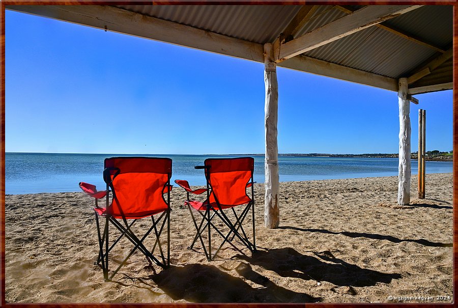 

Streaky Bay
Doctors Bay
Kekke strandstoeltjes  -  18/33