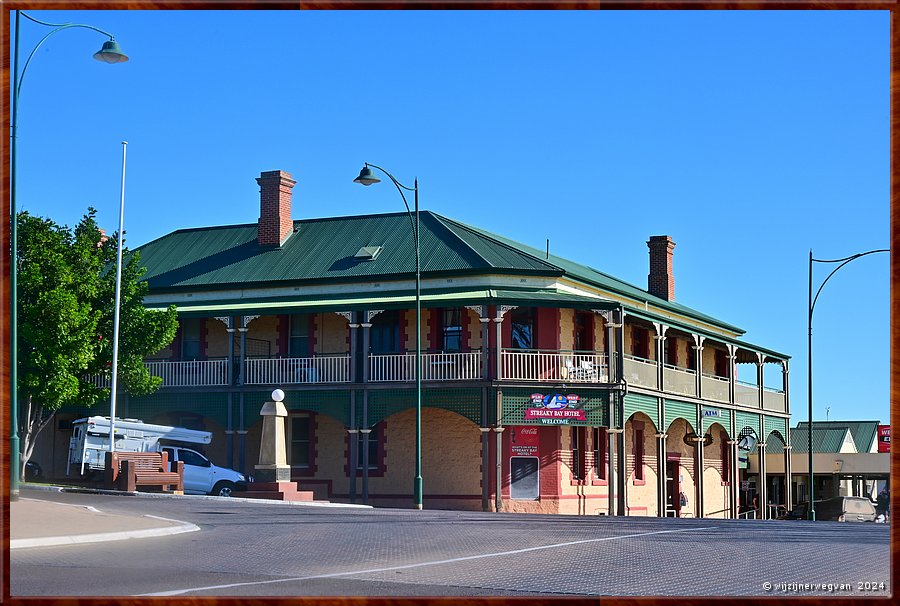 

Streaky Bay
Streaky Bay Hotel (1866)  -  22/33