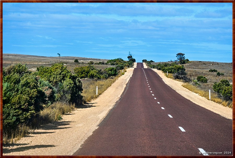 

Eyre Highway  -  5/34
