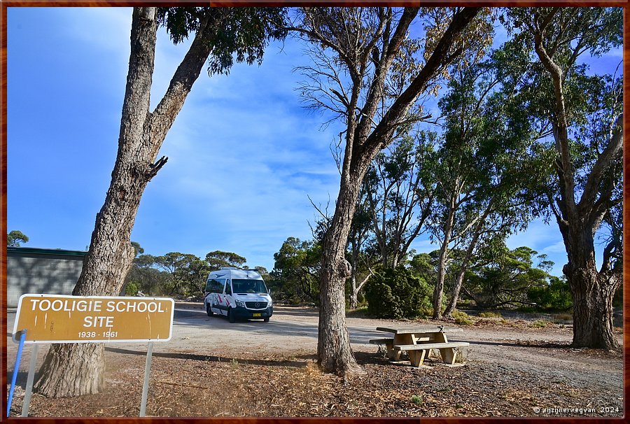 

Tooligie
Wakker worden op school  -  1/27