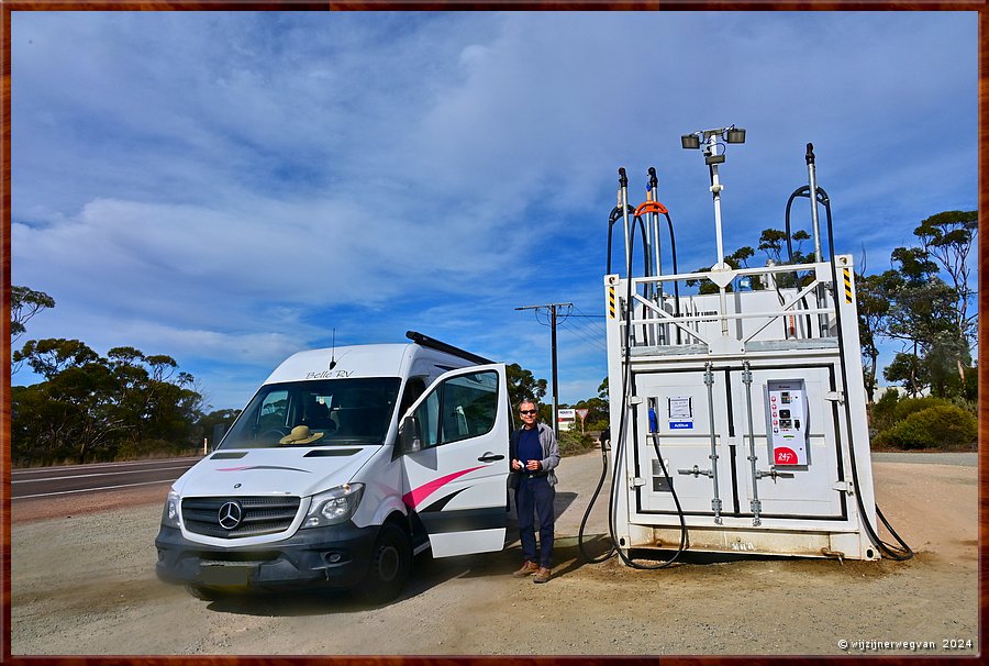 

Lock
Tank toch maar volgooien bij elke gelegenheid  -  4/27