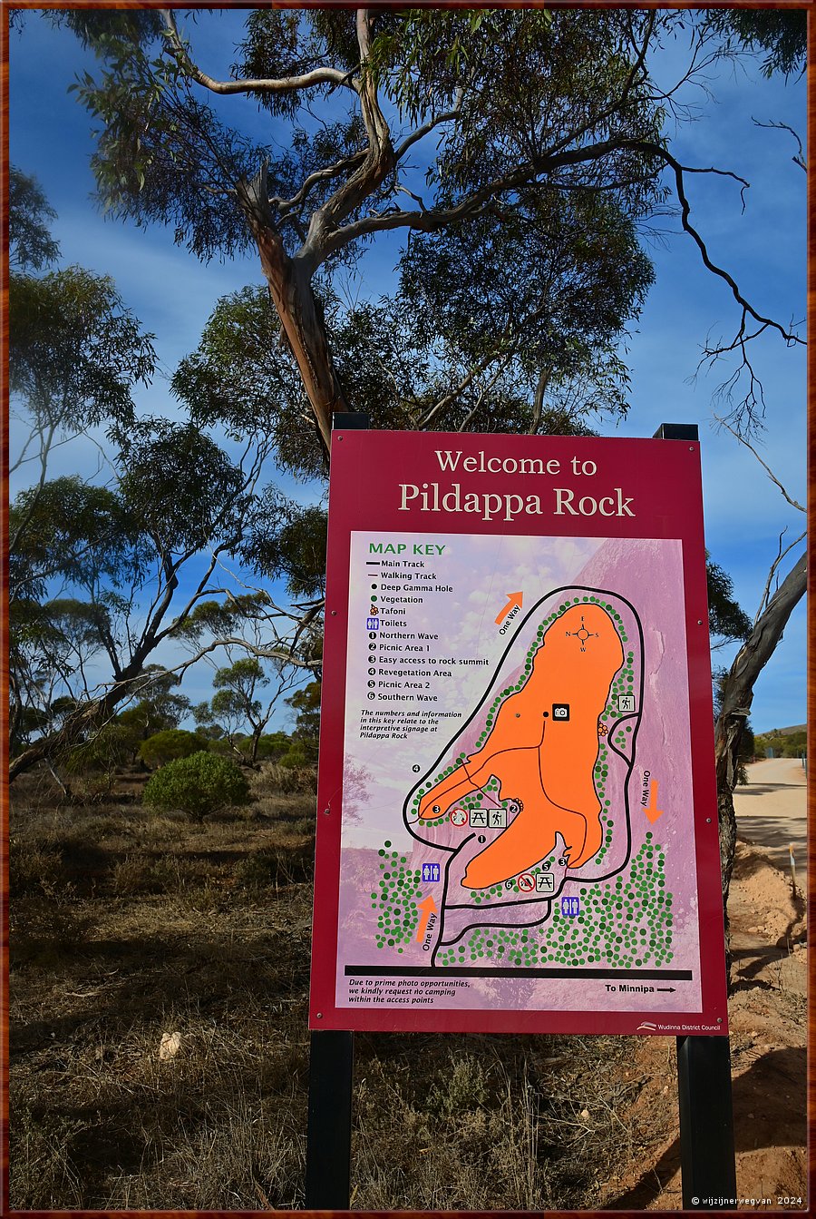 

Minnipa
Pildappa Rock  -  14/27