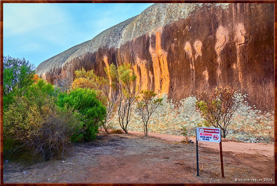 

Minnipa
Pildappa Rock
'Pnotography Point. 
No camping within 30 m of the rock'  -  25/27
