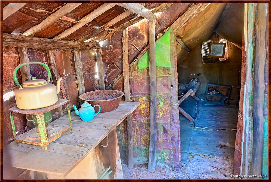 

Poochera
Poochera District Museum
Peter's Humpy  -  19/25