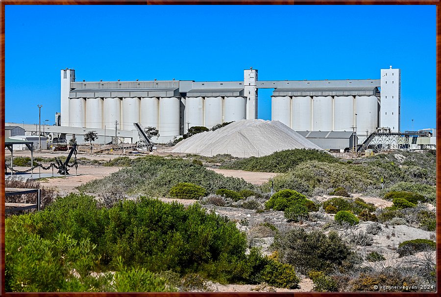 

Thevenard
Haven
Graan- en gips silo (1961)  -  4/9