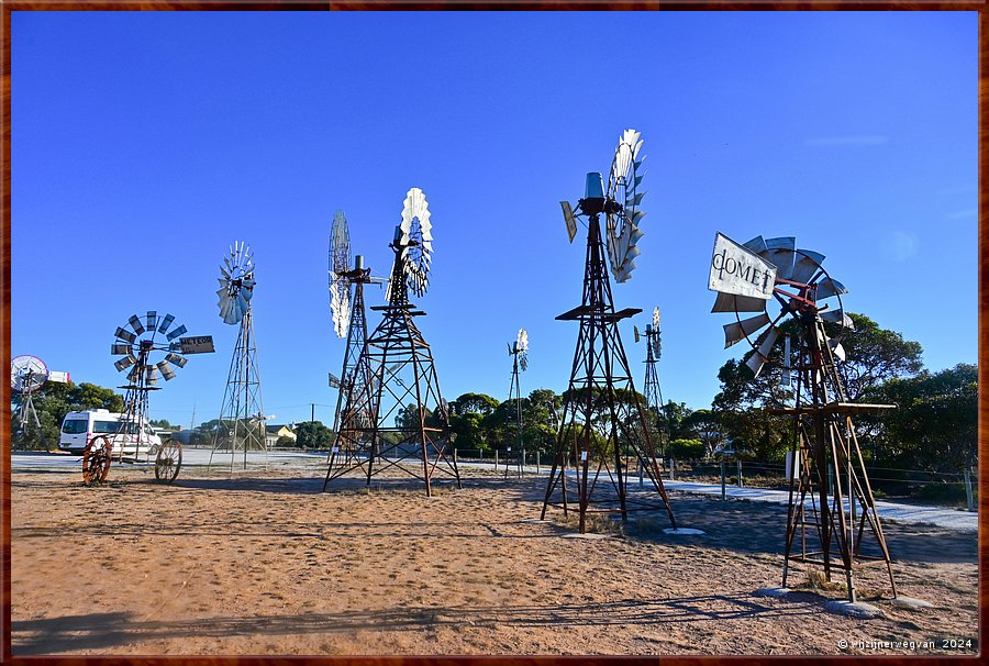 

Nullarbor Pain
Penong
Penong Windmill Museum  -  7/31