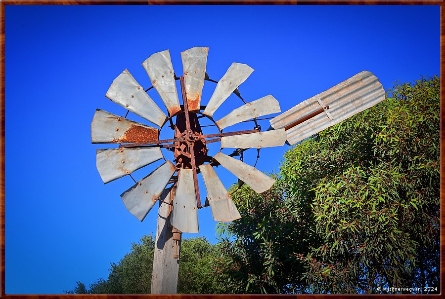 

Nullarbor Pain
Penong
Penong Windmill Museum 
'Alston 33' (1933-1940)  -  8/31