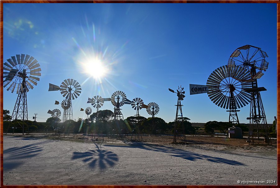 

Nullarbor Pain
Penong
Penong Windmill Museum  -  12/31