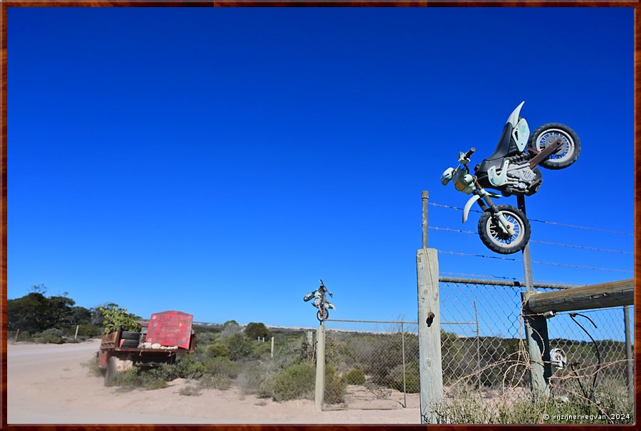 

Nullarbor Plain
Fowlers Bay
Fowlers Bay Bush Camp  -  20/31